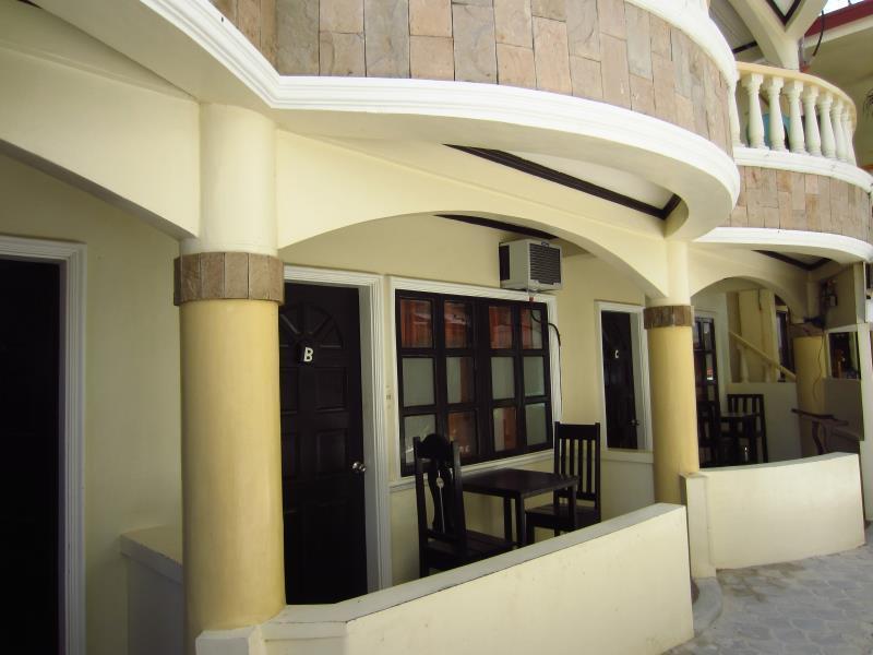 เอริโกะเฮาส์ Hotel Balabag  ภายนอก รูปภาพ